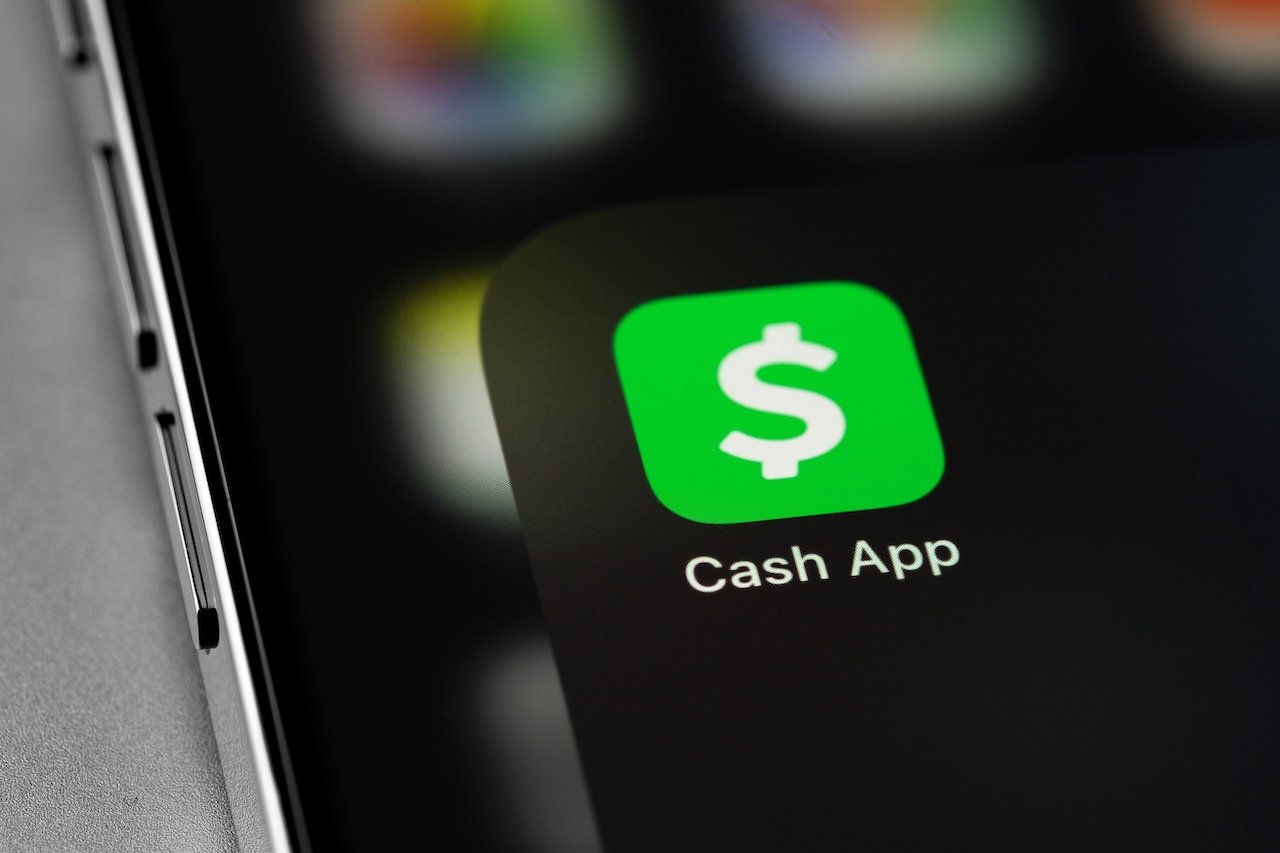 What banks does Cash app use?