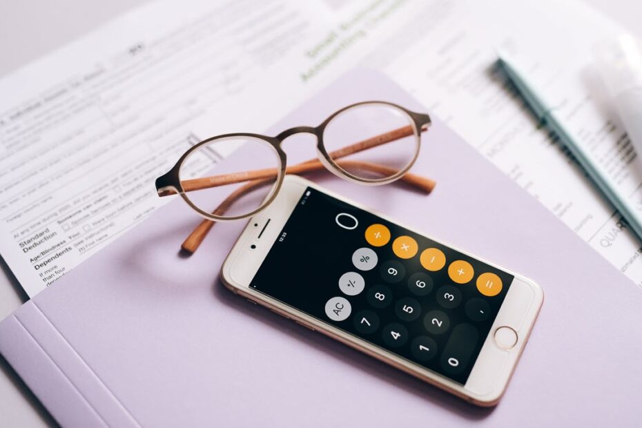 This is an image of calculator app iphone featured