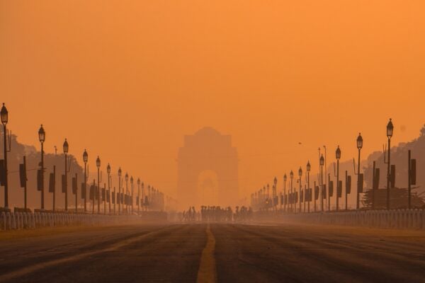 This is an image of india gate mornings 181624 17306
