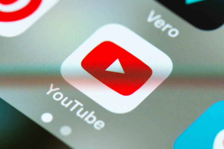 This is an image of youtube featured 21392