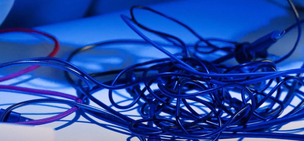 Fix: Canon EOS Webcam Utility not working 1 This is an image of canon cables ss1